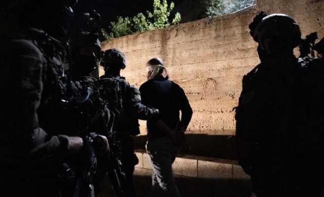 قوات الاحتلال تعتقل ثلاثة شبان من نابلس