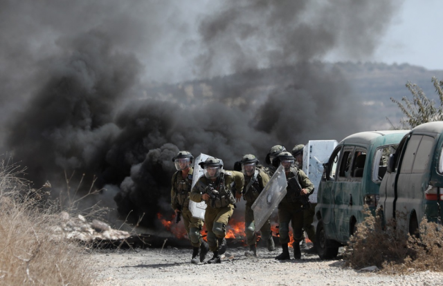 مواجهات مع جيش الاحتلال في مخيم العروب