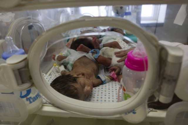 الأورومتوسطي يدعو لتحقيق دولي في مسؤولية جيش الاحتلال عن ترك 5 أطفال رضع للموت في غزة