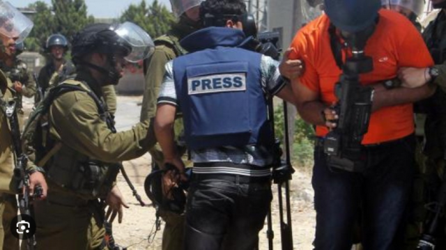  'الغارديان': 'إسرائيل' تنضم إلى قائمة أسوأ سجاني الصحفيين