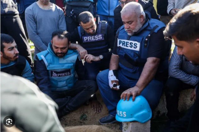 الدحدوح يروي معاناة الصحفيين في غزة بعد 100 يوم من العدوان