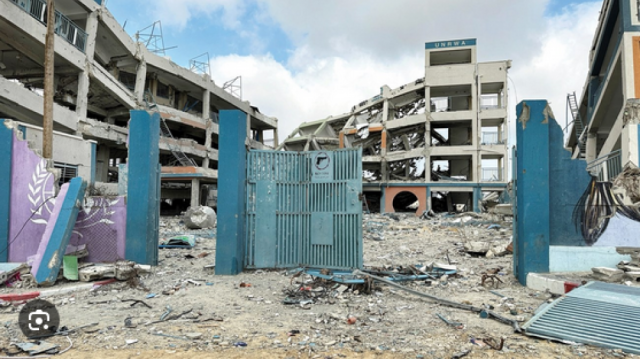 'التربية': 8672 طالبا استُشهدوا و353 مدرسة وجامعة تعرضت للقصف بغزة والضفة