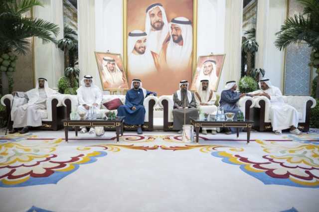 طحنون بن محمد و الشيوخ يتقبلون التعازي في وفاة الشيخة مهرة بنت خالد بن سلطان آل نهيان.