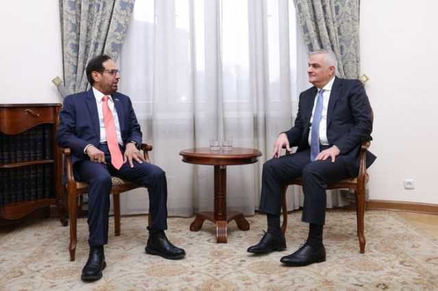 علي راشد النعيمي يلتقي نائب رئيس مجلس الوزراء في أرمينيا