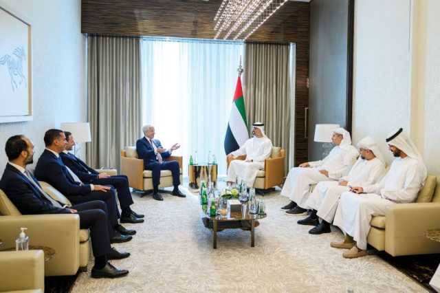 خالد بن محمد بن زايد يبحث مجالات التعاون مع الرئيس التنفيذي لبنك «جيه بي مورغان تشيس»