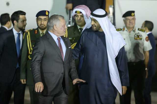 رئيس الدولة في مقدمة مستقبليه.. ملك الأردن يصل البلاد في زيارة دولة