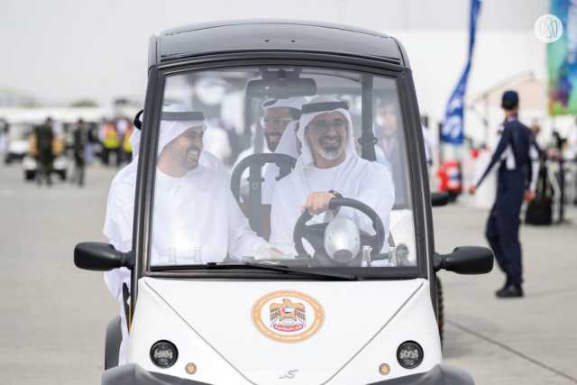 خالد بن محمد بن زايد يشهد جانباً من فعاليات اليوم الرابع من معرض دبي للطيران 2023