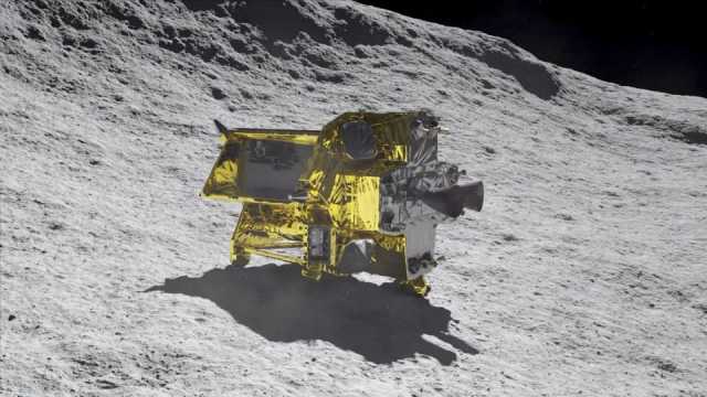 مركبة الفضاء اليابانية تدخل مدار القمر للهبوط على سطحه في 20 يناير