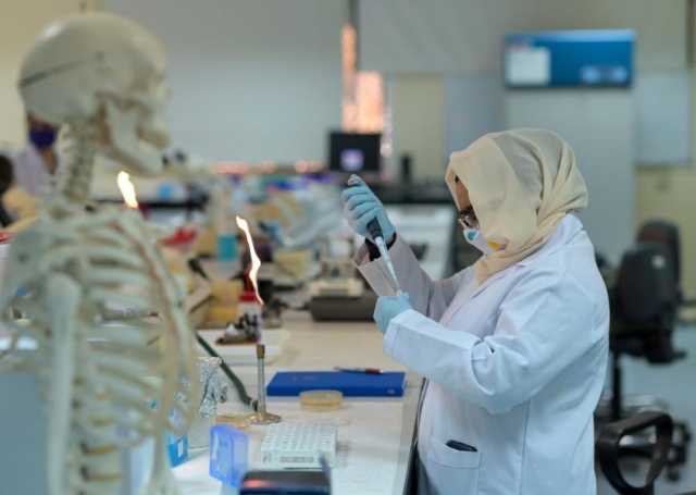 جامعة سانت جورج تقدم منحة دراسية حصرية لخريجي الجامعة الأمريكية في الشارقة لدراسة الطب