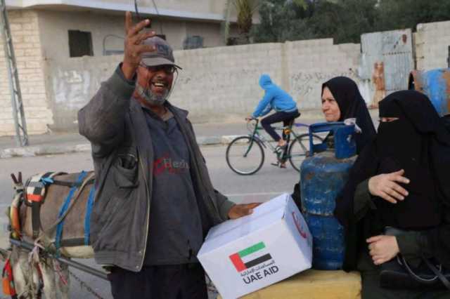 “الهلال الأحمر الإماراتي” يواصل توزيع المساعدات الإغاثية على أهالي قطاع غزة
