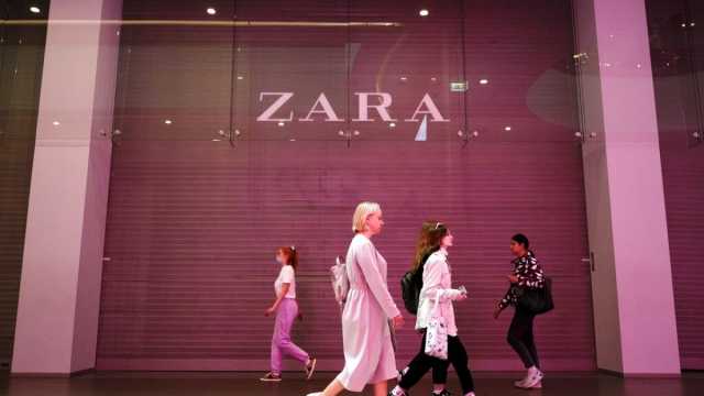 بعد إغلاق دام عامين.. شركة الأزياء الإسبانية 'زارا' تعتزم إعادة فتح متاجرها في أوكرانيا