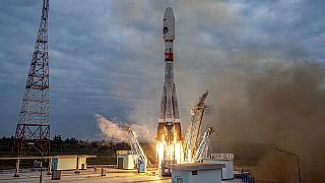 شاهد: لحظة إطلاق روسيا المسبار لونا-25 في مهمة إلى القمر
