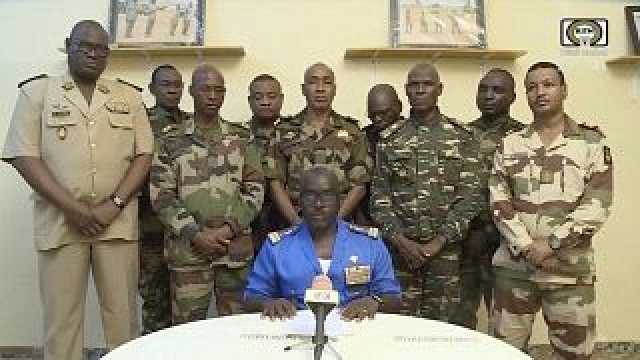 قادة الانقلاب يفوضون مالي وبوركينا فاسو بالدفاع عن النيجر في حال وقوع هجوم من إيكواس