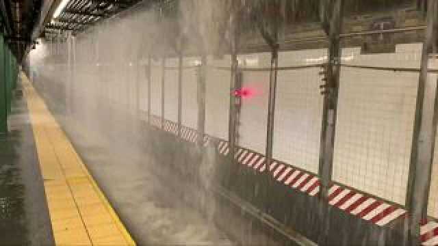 شاهد: شلّالات من المياه تنهمر من أسقف أشهر محطة للمترو في نيويورك