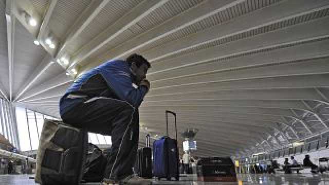 لماذا وصل المسافرون إلى إسبانيا بينما ظلّت أمتعتهم في أحد مطارات سويسرا؟