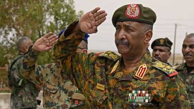 البرهان يتوجه إلى إريتريا وسط مساع دبلوماسية لإنهاء الحرب في السودان