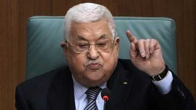 'مستهجنة أخلاقيا وسياسيا'... شخصيات فلسطينية تنتقد تصريحات عباس بشأن محرقة اليهود