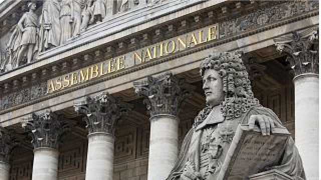 بورن تكسب تصويتاً أمام الجمعية الوطنية الفرنسية أجري لحجب الثقة عن حكومتها