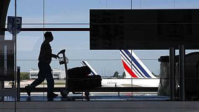 بعد تلقي تهديدات بشن هجمات.. الحركة في 6 مطارات فرنسية تعود إلى طبيعتها مجددا