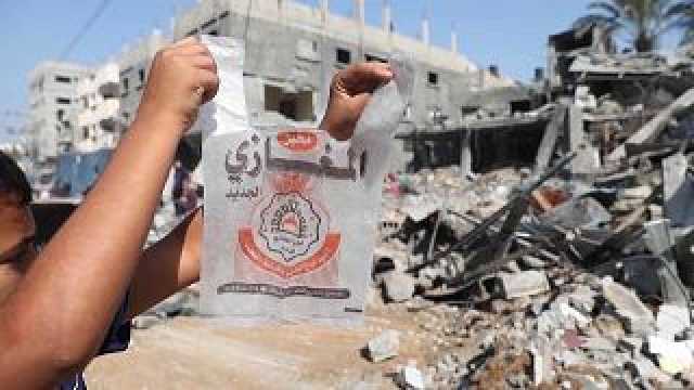 شاهد: عمليات القصف الإسرائيلي تطال مخبزة المغازي في قطاع غزة