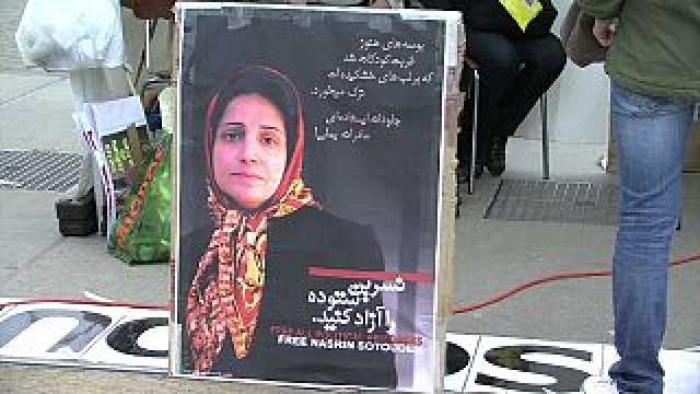 خلال تشييع أرميتا كراوند.. السلطات الإيرانية توقف المحامية نسرين ستوده