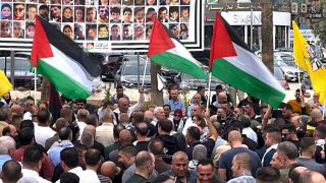 شاهد: فلسطينيون يحيون الذكرة الـ19 لوفاة ياسر عرفات
