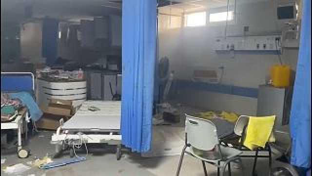فيديو وصور: الهدنة تكشف حجم الدمار المروع والخراب الذي مارسه الجيش الإسرائيلي في مستشفى الشفاء