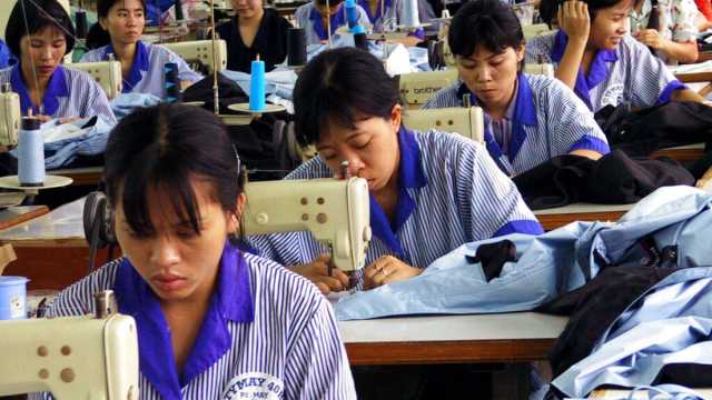 'تيك توك' طوق نجاة عمال فيتناميين هاربين من ظروف العمل القاسية في المصانع