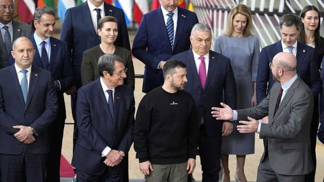رئيس وزراء المجر أوربان يعرقل حزمة مساعدات أوروبية لأوكرانيا