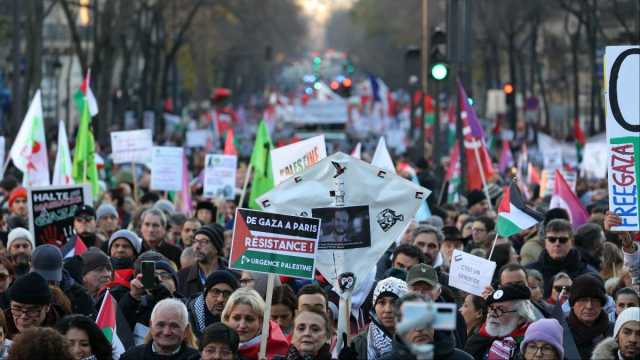 شاهد: الآلاف يتظاهرون مجددا في باريس ويطالبون بوقف إطلاق النار في غزة