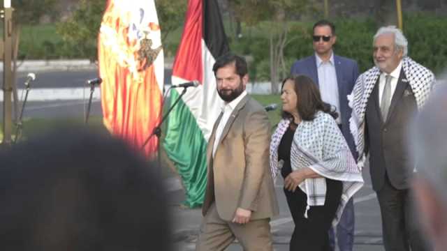 شاهد: دعماً لغزة.. رئيس تشيلي يحضر فعالية نظمتها الجالية الفلسطينية في سانتياغو