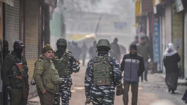 اشتباكات مع انفصاليين في كشمير تسفر عن مقتل ثلاثة جنود هنود