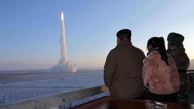 وكالة الطاقة الذرية: يبدو أن كوريا الشمالية أدخلت مفاعلاً نووياً جديداً الخدمة