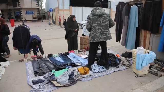 شاهد: شتاء قاسي أمام سكان غزة.. لا أحذية ولا ملابس شتوية تقي الأطفال من البرد