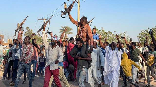 الدعوات إلى تسليح المدنيين تتصاعد مع اتساع نطاق الحرب في السودان