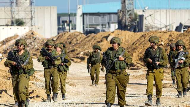 تصريحات متداولة تثير الغضب.. جندي إسرائيلي يبحث عن الرضع لقتلهم وآخر يتباهى بإطلاقه الرصاص على طفلين