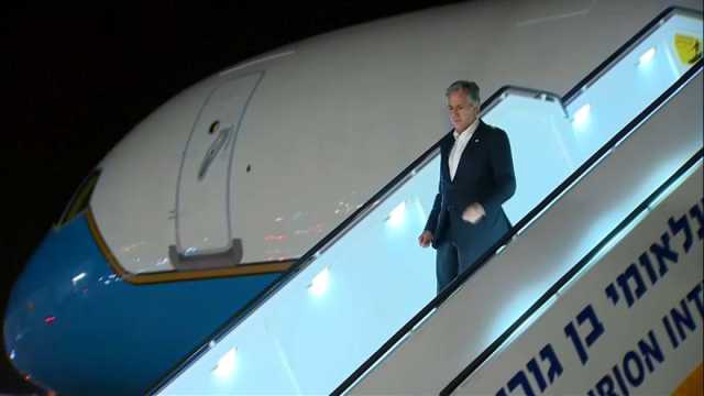 شاهد: وزير الخارجية الأميركي أنتوني بلينكن يصل إلى إسرائيل