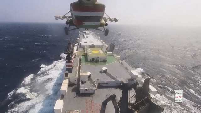 الحوثيون يتوعدون بمواصلة استهداف السفن المرتبطة بإسرائيل في البحر الأحمر