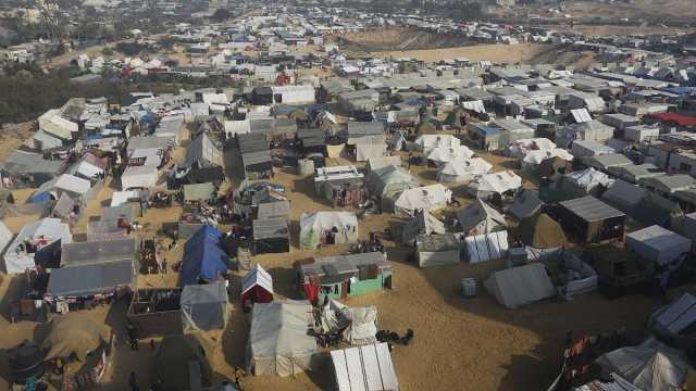 مخيم المواصي في غزة: ملاذ النازحين الوحيد في القطاع فهل يصلح أصلا للحياة؟