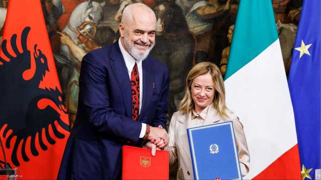 ألبانيا: المحكمة الدستورية تمنح الضوء الأخضر لتنفيذ اتفاق الهجرة مع إيطاليا وتنتظر موافقة البرلمان