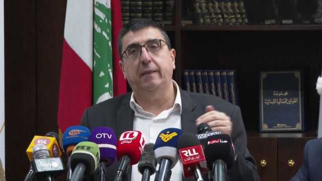 'صفر دولار من الحكومة'.. وزير لبناني يشرح وضع النازحين في جنوب البلاد