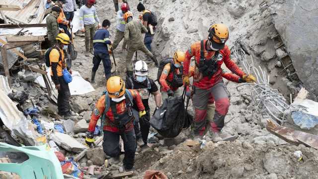 مقتل سبعة أشخاص وإصابة العشرات في انهيار أرضي في جنوب الفلبين