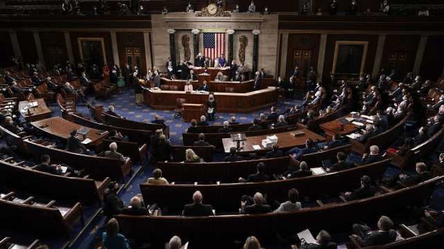 مجلس الشيوخ يقرّ حزمة مساعدات بأكثر من 95 مليار دولار لأوكرانيا وإسرائيل وتايوان