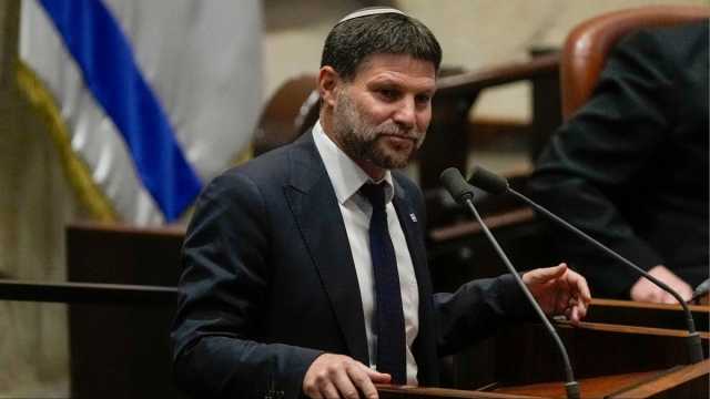 لماذا يمنع وزير المالية الإسرائيلي بتسلئيل سموتريش شحنة دقيق إلى غزة؟