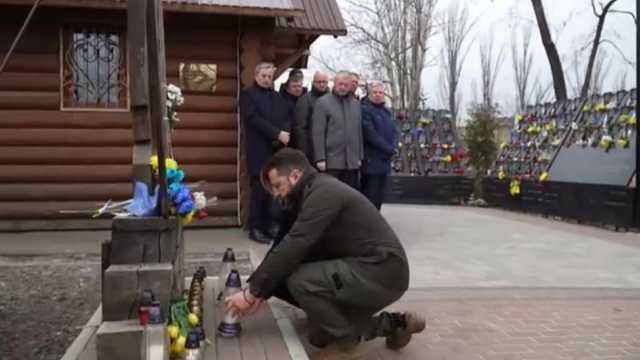 شاهد: أوكرانيا تحيي الذكرى العاشرة لسقوط قتلى 'الميدان الأوروبي' في كييف