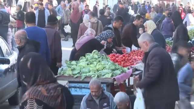 فيديو: تشكيل لجان الحماية الشعبية في رفح لضبط الأسعار ومقاومة الاحتكار وسط نقص حاد للمواد الغذائية