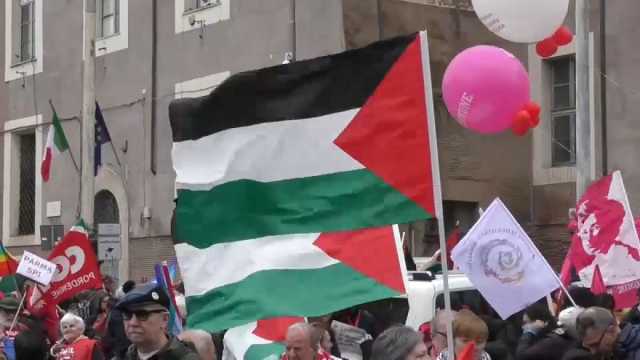 مظاهرات لآلاف الأشخاص في جاكرتا وروما تطالب بوقف إطلاق النار في غزة