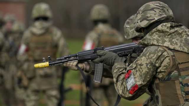 تقرير: هكذا غيّرت الحرب في أوكرانيا خريطة بيع السلاح في العالم