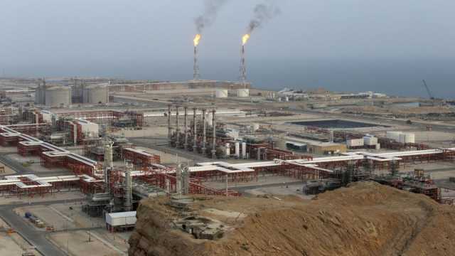 إيران: توقيع صفقات نفطية ضخمة بقيمة 13 مليار دولار لرفع الإنتاج بنحو 400 ألف برميل يومياً