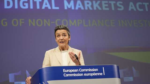 المفوضية الأوروبية تحقق بامتثال آبل وميتا وغوغل بقانون الأسواق الرقمية الأوروبية